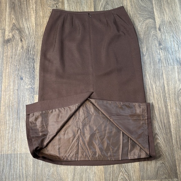 LeSuit Skirt Suit - Picture 9 of 11